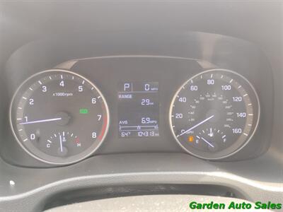 2017 Hyundai Elantra SE   - Photo 8 - Newark, NJ 07114