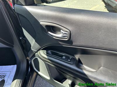 2019 Jeep Compass LATITUDE  4x4 + Leather - Photo 22 - Newark, NJ 07114