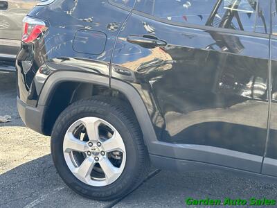 2019 Jeep Compass LATITUDE  4x4 + Leather - Photo 10 - Newark, NJ 07114