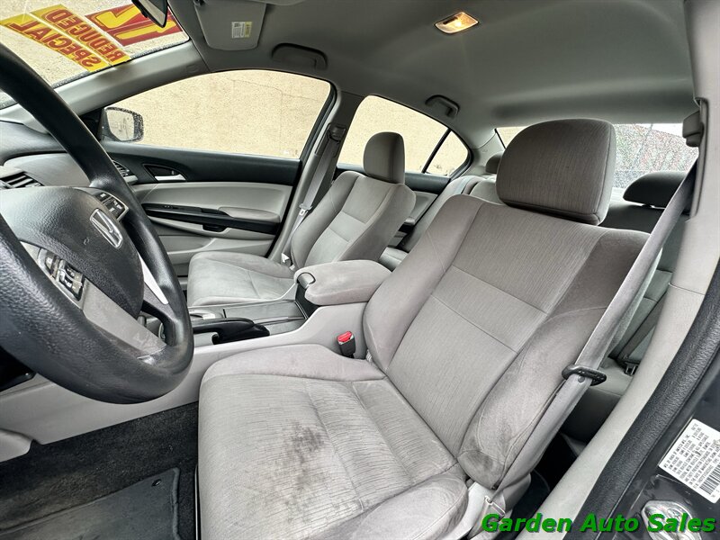 2012 Honda Accord LX - Photo 6