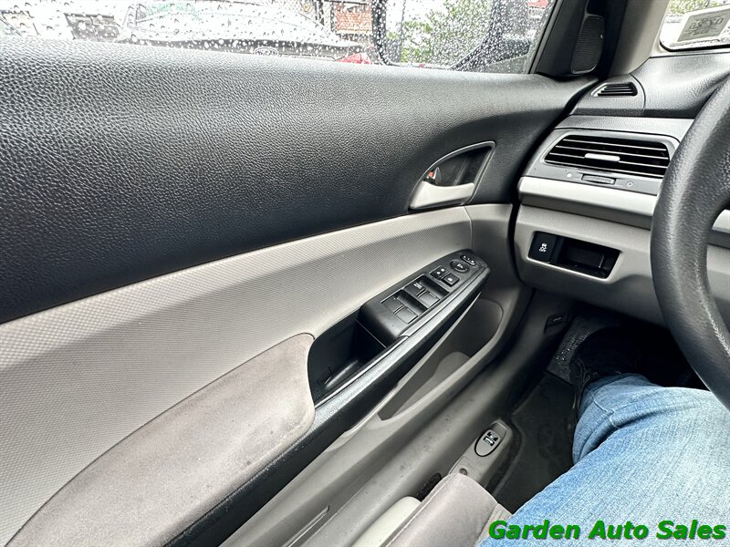 2012 Honda Accord LX - Photo 17