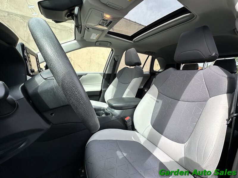 2020 Toyota RAV4 XLE - Photo 14
