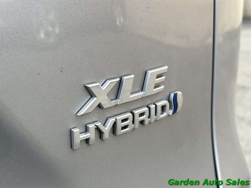 2020 Toyota RAV4 XLE - Photo 20