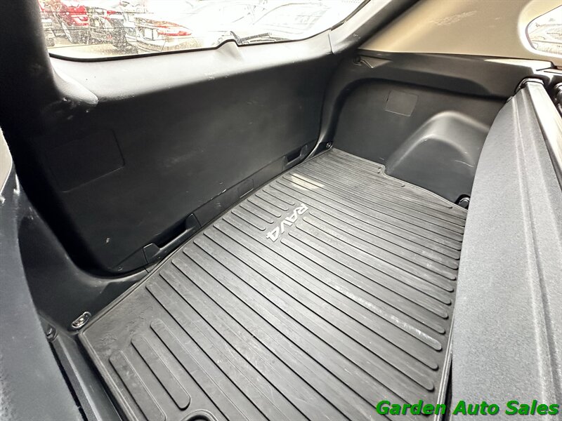 2020 Toyota RAV4 XLE - Photo 30