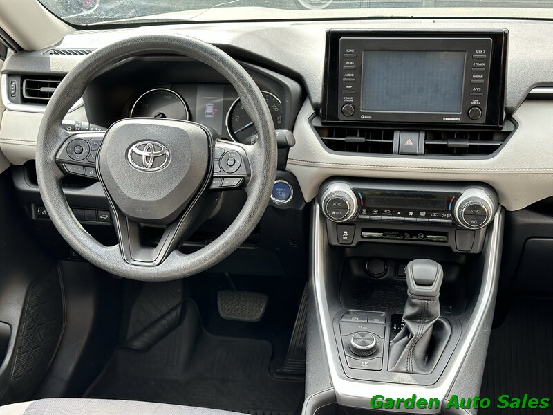 2020 Toyota RAV4 XLE - Photo 31