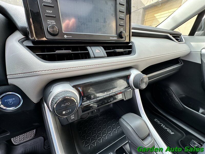2020 Toyota RAV4 XLE - Photo 41