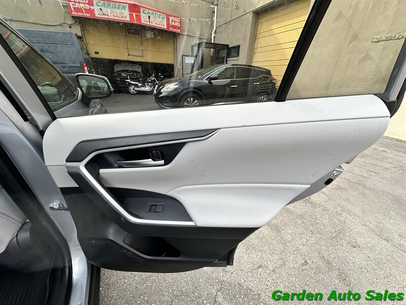 2020 Toyota RAV4 XLE - Photo 29