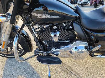 2018 Harley-Davidson® FLHX - Street Glide®   - Photo 9 - Palm Bay, FL 32905