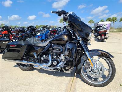 2015 Harley-Davidson® FLHXSE - CVO™ Street Glide®   - Photo 4 - Palm Bay, FL 32905