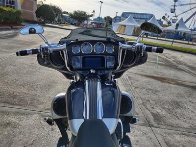 2019 Harley-Davidson® FLHXSE - CVO™ Street Glide®   - Photo 4 - Palm Bay, FL 32905