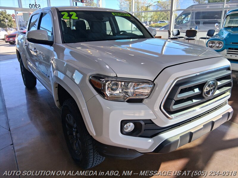 2022 Toyota Tacoma SR5 V6  
