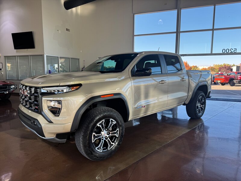 2024 GMC Canyon AT4  