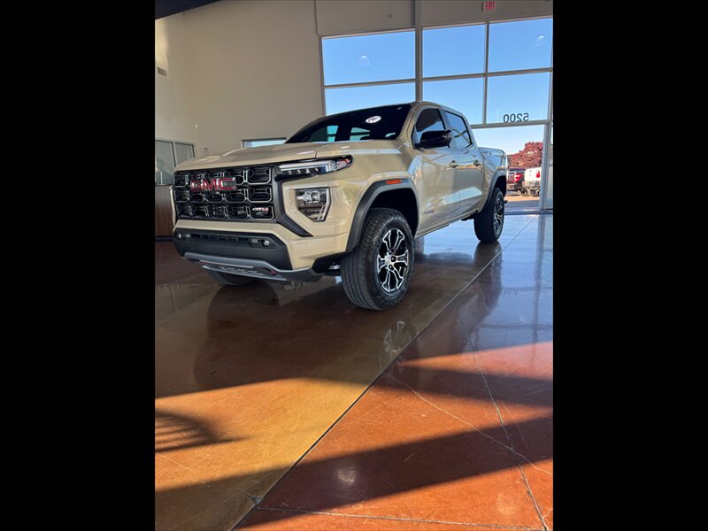 2024 GMC Canyon AT4  