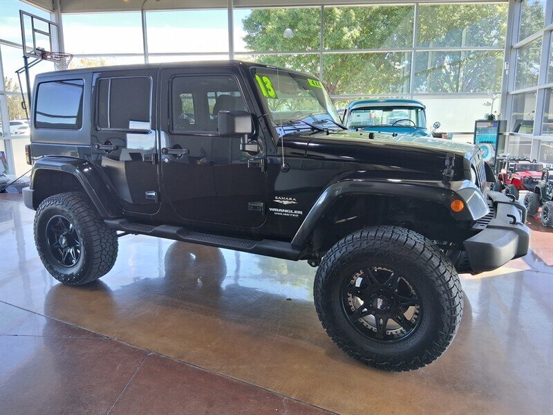 2013 Jeep Wrangler Unlimited Sahara  