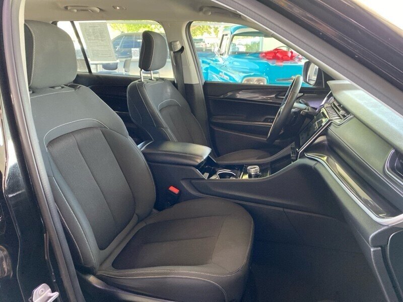 2022 Jeep Grand Cherokee L Laredo   - Photo 33 - Albuquerque, NM 87113