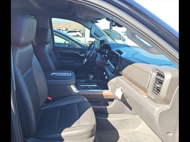 2022 GMC Sierra 1500 SLT   - Photo 9 - Albuquerque, NM 87113