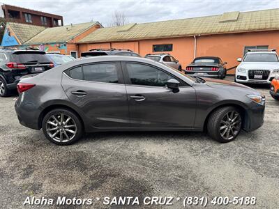 2018 Mazda Mazda3 Touring   - Photo 8 - Santa Cruz, CA 95060
