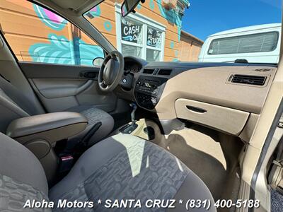 2005 Ford Focus ZX4 S   - Photo 16 - Santa Cruz, CA 95060
