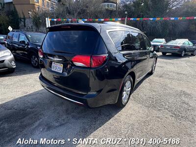 2018 Chrysler Pacifica Touring L Plus   - Photo 7 - Santa Cruz, CA 95060