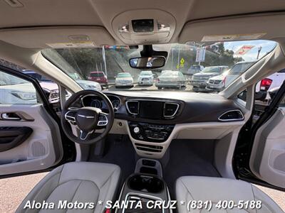 2018 Chrysler Pacifica Touring L Plus   - Photo 10 - Santa Cruz, CA 95060