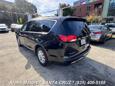 2018 Chrysler Pacifica Touring L Plus   - Photo 5 - Santa Cruz, CA 95060