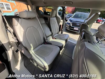 2018 Chrysler Pacifica Touring L Plus   - Photo 19 - Santa Cruz, CA 95060