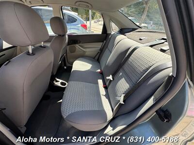 2006 Ford Focus ZX4 S - Photo 14 - Santa Cruz, CA 95060