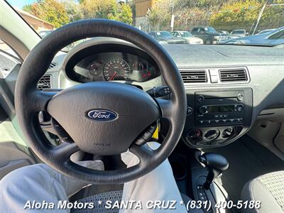 2006 Ford Focus ZX4 S - Photo 12 - Santa Cruz, CA 95060