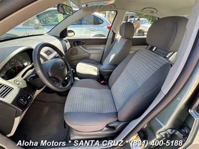 2006 Ford Focus ZX4 S - Photo 13 - Santa Cruz, CA 95060