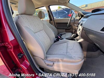 2010 Ford Focus SE   - Photo 16 - Santa Cruz, CA 95060
