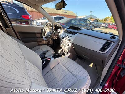 2010 Ford Focus SE   - Photo 17 - Santa Cruz, CA 95060