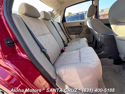 2010 Ford Focus SE   - Photo 15 - Santa Cruz, CA 95060