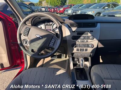 2010 Ford Focus SE   - Photo 12 - Santa Cruz, CA 95060