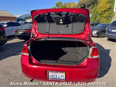 2010 Ford Focus SE   - Photo 9 - Santa Cruz, CA 95060