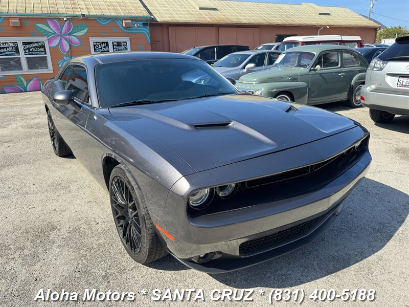 2018 Dodge Challenger SXT RWD