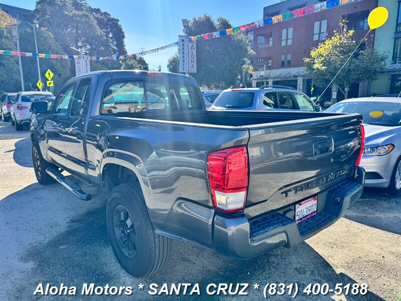 2017 Toyota Tacoma SR photo 4