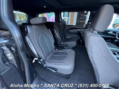 2020 Chrysler Pacifica Touring   - Photo 17 - Santa Cruz, CA 95060