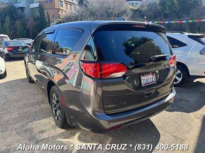 2020 Chrysler Pacifica Touring   - Photo 5 - Santa Cruz, CA 95060