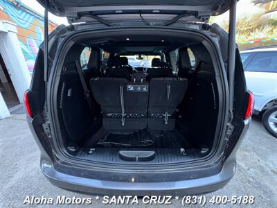 2020 Chrysler Pacifica Touring   - Photo 10 - Santa Cruz, CA 95060