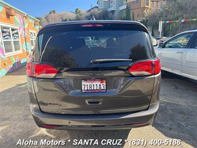 2020 Chrysler Pacifica Touring   - Photo 6 - Santa Cruz, CA 95060