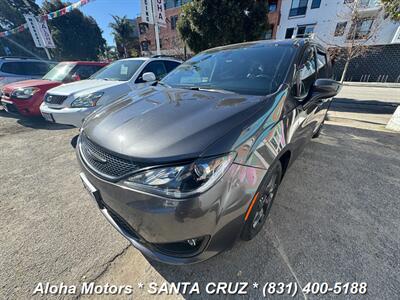 2020 Chrysler Pacifica Touring   - Photo 3 - Santa Cruz, CA 95060