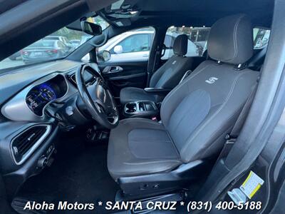 2020 Chrysler Pacifica Touring   - Photo 14 - Santa Cruz, CA 95060