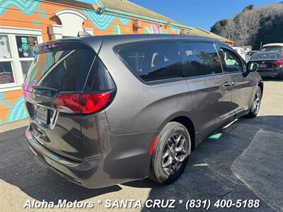 2020 Chrysler Pacifica Touring   - Photo 7 - Santa Cruz, CA 95060