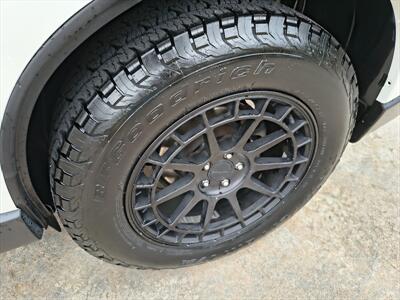 2018 Subaru Forester 2.5i Premium   - Photo 9 - Woodstock, GA 30188