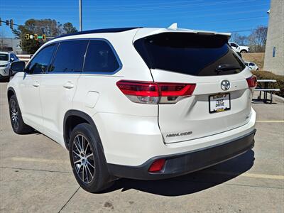 2018 Toyota Highlander SE   - Photo 7 - Woodstock, GA 30188