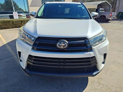 2018 Toyota Highlander SE   - Photo 2 - Woodstock, GA 30188