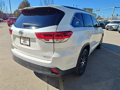 2018 Toyota Highlander SE   - Photo 5 - Woodstock, GA 30188