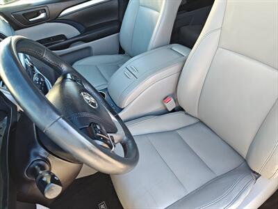 2016 Toyota Highlander XLE V6   - Photo 12 - Woodstock, GA 30188