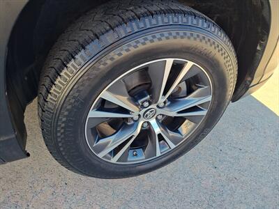 2016 Toyota Highlander XLE V6   - Photo 9 - Woodstock, GA 30188