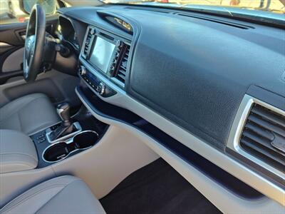 2016 Toyota Highlander XLE V6   - Photo 13 - Woodstock, GA 30188